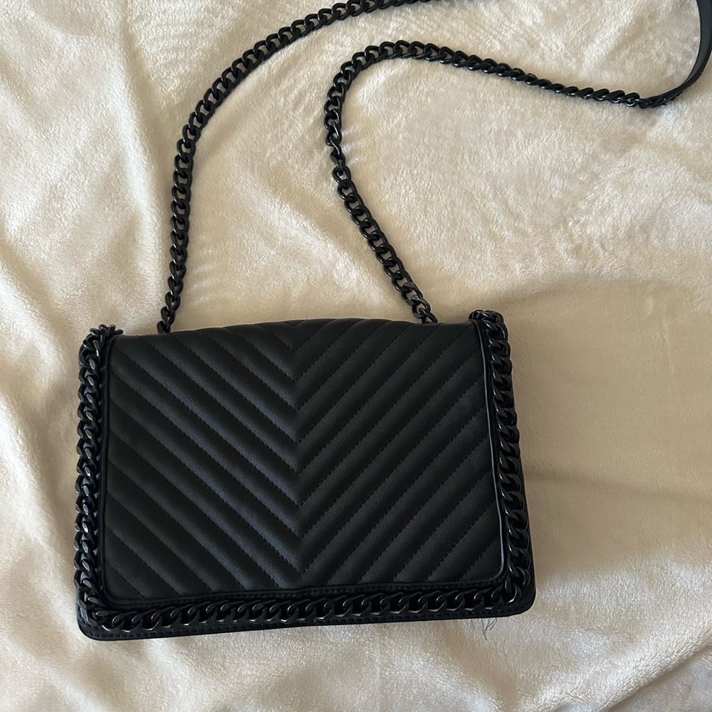 Elegant Black Quilted Chain Shoulder Bag